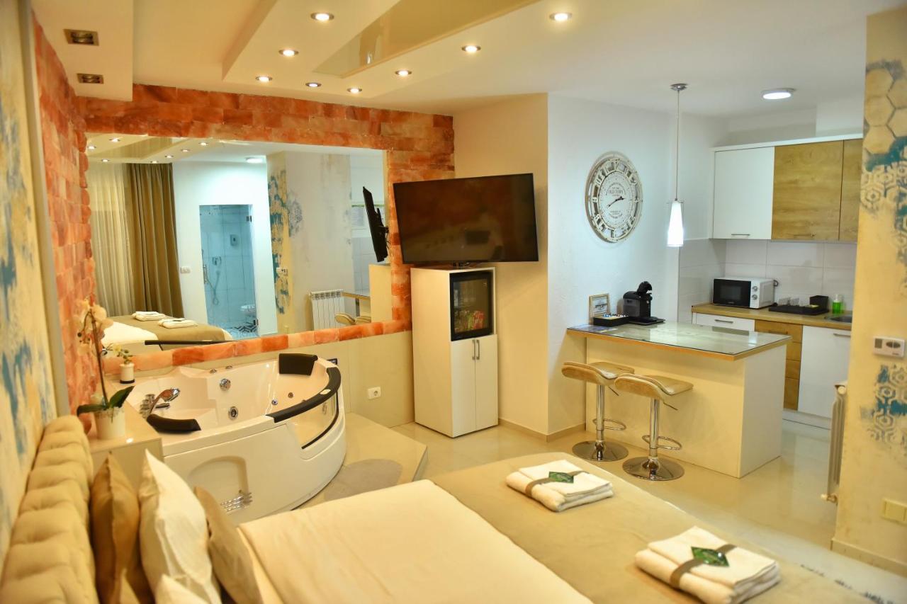 Design Apartment Premium Spa Lux: Dubai-Inspired Wellness Retreat Cuprija Exterior photo